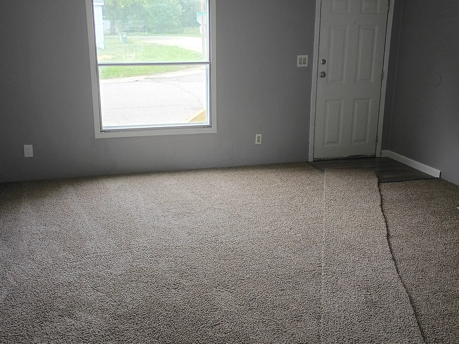 3 bed, $1,200 — Photo 2