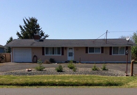 1st image of 655 Canal Dr NE