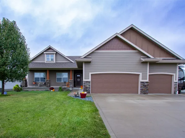 307 W Pleasant View Dr, Prairie City, IA 50228