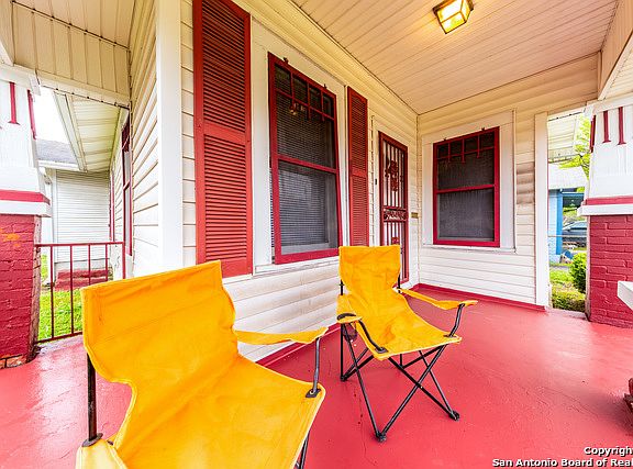 4th image of 1218 Lamar St