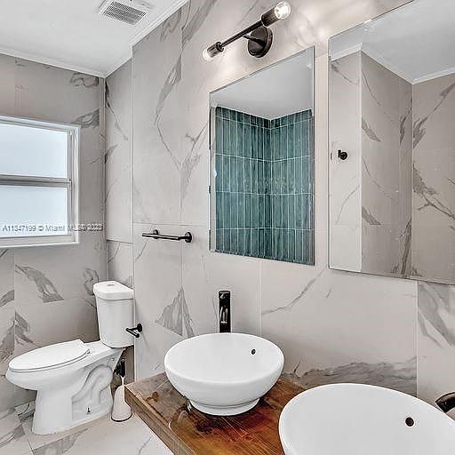 2nd image of 1941 Washington St #7