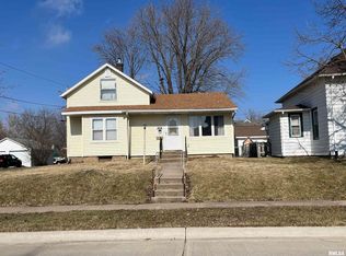 236 29th Ave N, Clinton, IA 52732