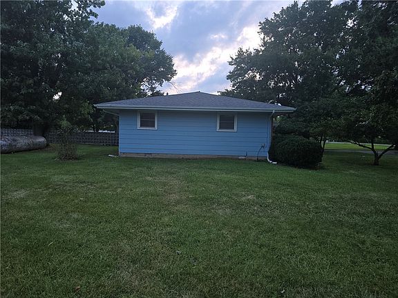 3rd image of 15082 E County Road 600n Rd