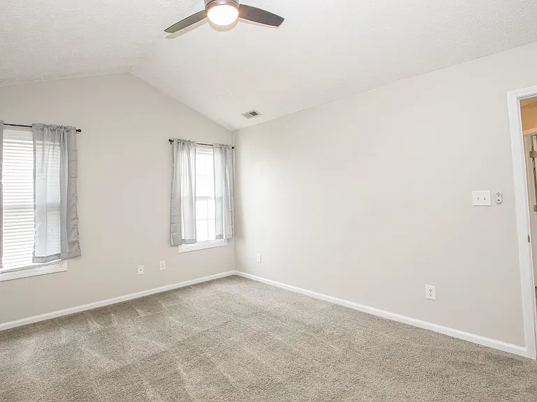 196 Lochwood Dr — Photo 25