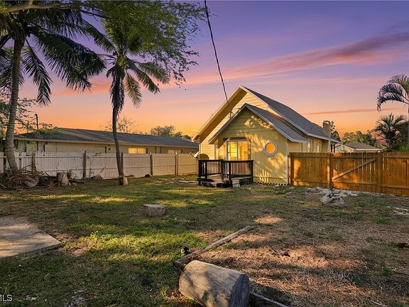 3rd image of 2342 Stella St