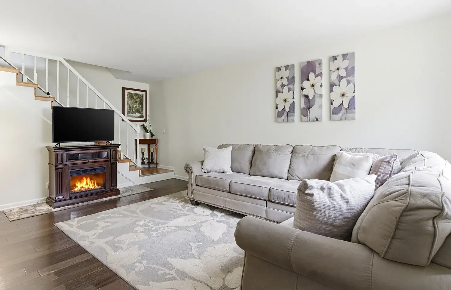 2 bed, 966 sqft, $1,950 — Photo 2