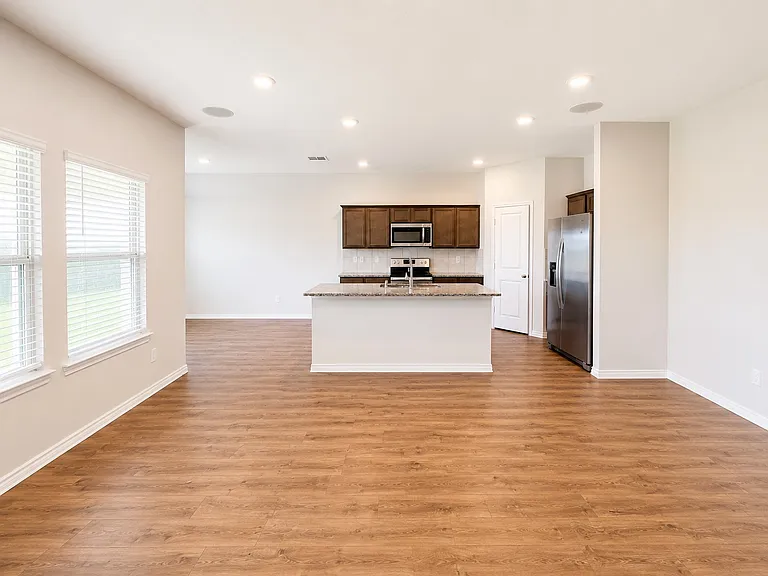 819 Rustic Way — Photo 3