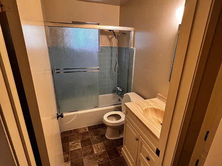 535 Sumner St #C — Photo 17