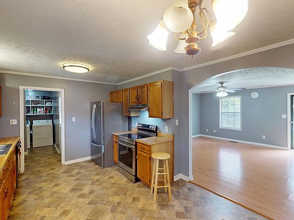 4th image of 852 Pennell Ln