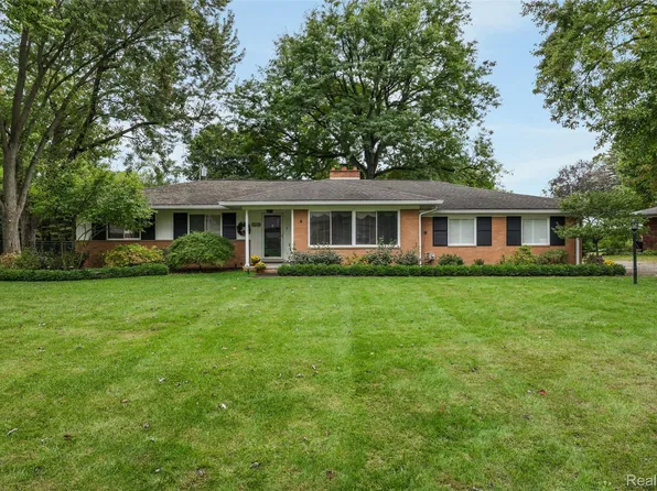 31698 Southview St, Beverly Hills, MI 48025
