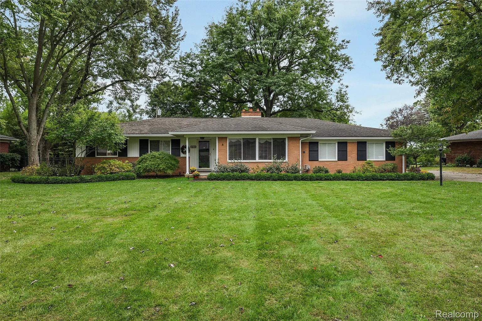 31698 Southview St photo 1