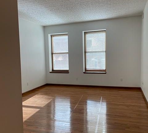5th image of 687 N High St #2-D