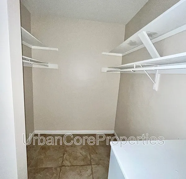 321 24th Ave N #8 — Photo 8