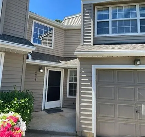 4903 Cypress Point Cir — Photo 1