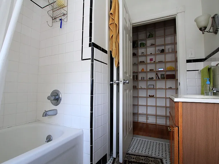 3718 Spring Garden St #3 — Photo 7
