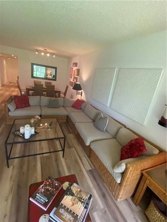 4280 Oaks Ter APT 101, photo 5