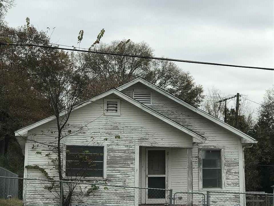 1st image of 1500 E Young St