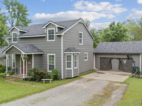 915 N 15th St, Collinsville, OK 74021