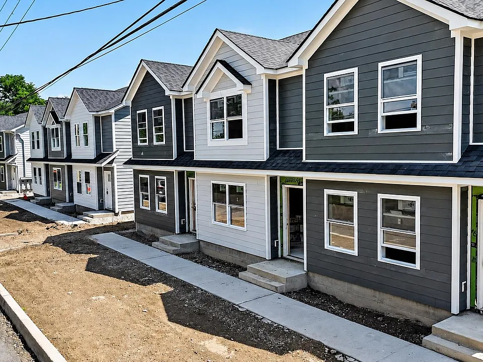 64 Manor Pl