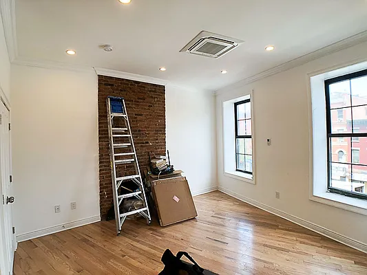 Rented by Francine Realty | media 21