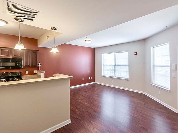2nd image of 630 N Morton St #408