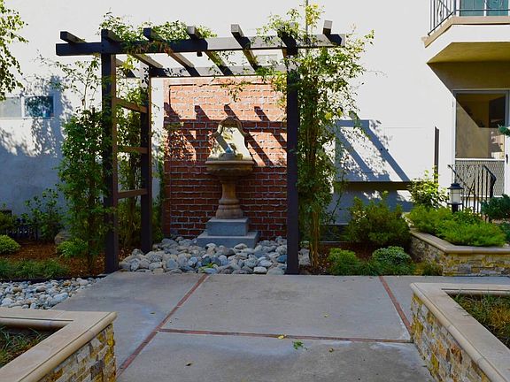3rd image of 220 E Live Oak St APT 31