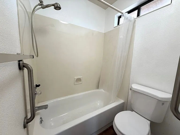 1808 Reading Ln — Photo 12