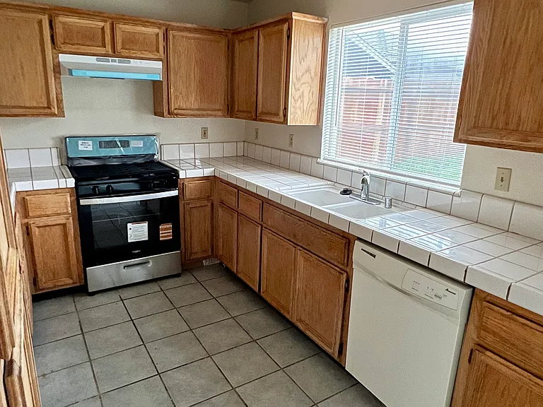 2149 Stormy Creek Ct — Photo 6