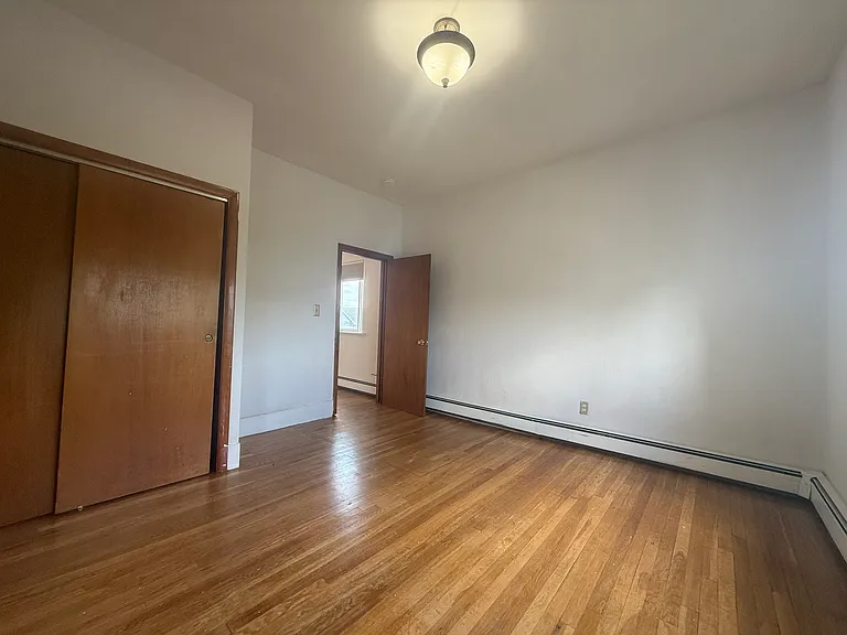 91 Webster St #2R — Photo 6
