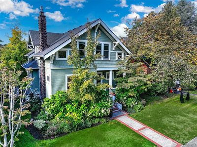 3879 44th Avenue NE, Seattle, WA, 98105