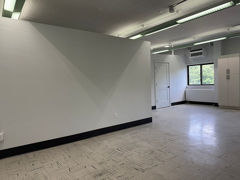 1st image of 300 S 11th St #11402636