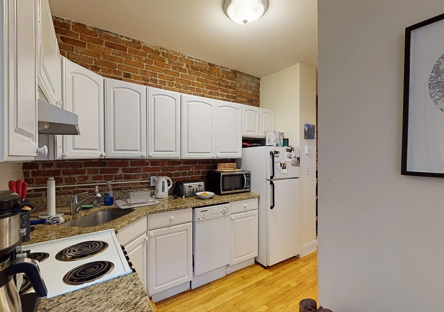2 bed, 700 sqft, $3,695 — Photo 3