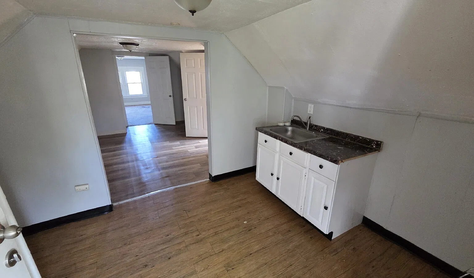 1 bed, 1.0 bath, $650 — Photo 4