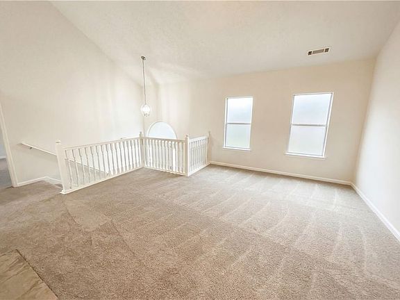 3rd image of 736 Tullamore Way