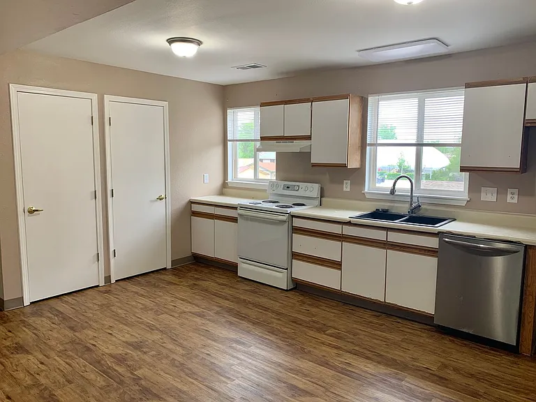 1443 Centennial Dr — Photo 1