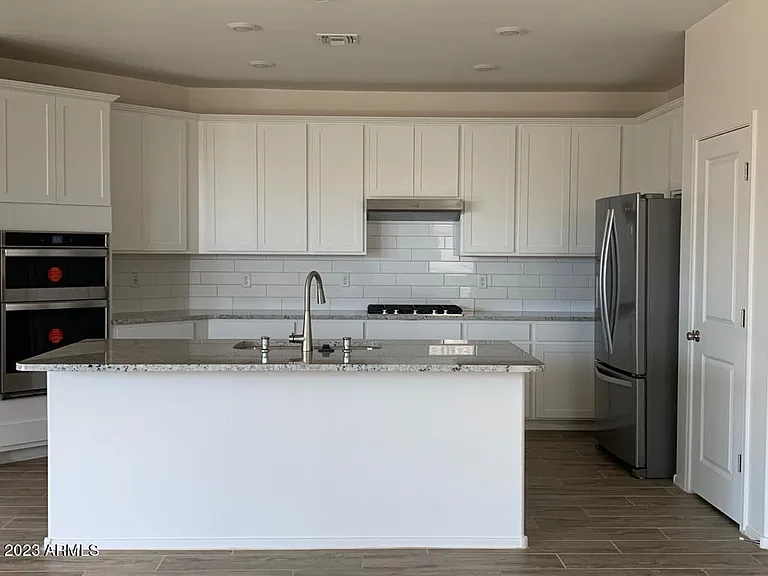 2340 W Sunland Ave — Photo 6