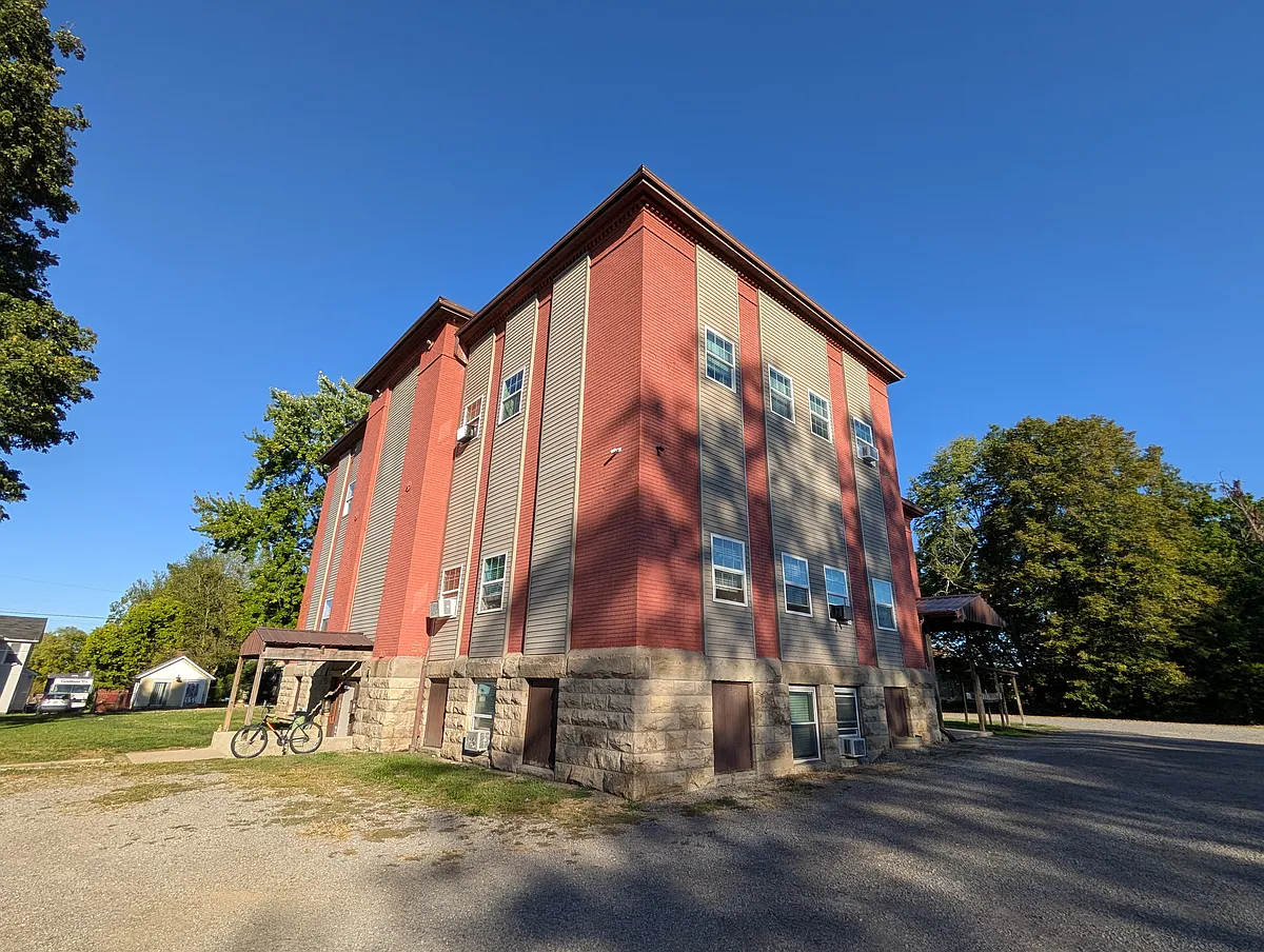 Building Photo - 400 West St #7