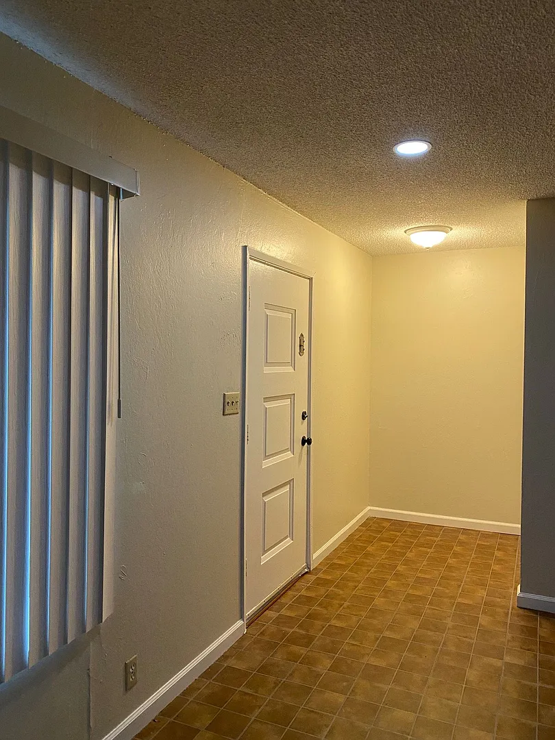 $2,800 / 2 Br /1 Ba - Remodeled Apartment In Irvington Area Of Central Fremont — Photo 3