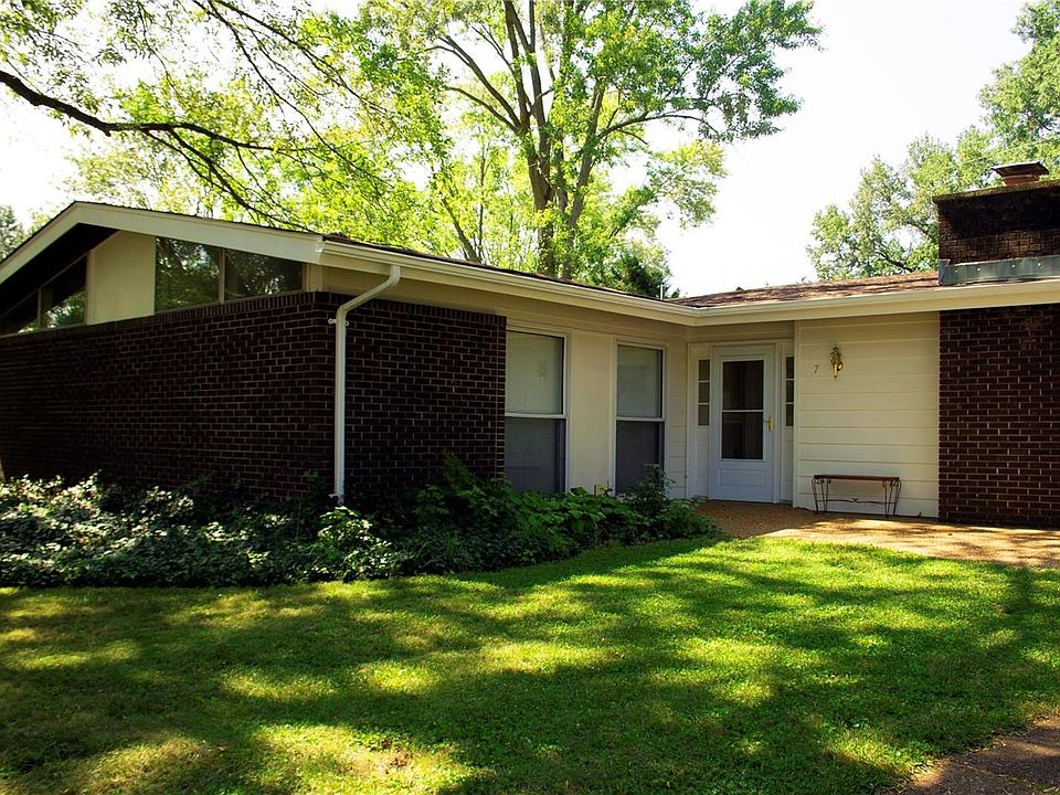 1st image of 7 Laurelwood Ct