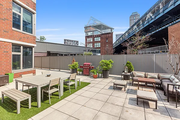 Sold by Compass | media 5