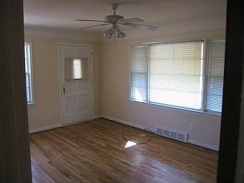 2nd image of 9900 Roseland St