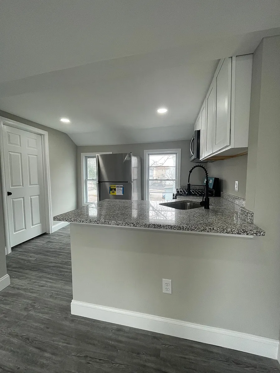Kitchen - 154 Earle St #3