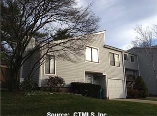 31 Peddlars Dr #31, Branford, CT 06405