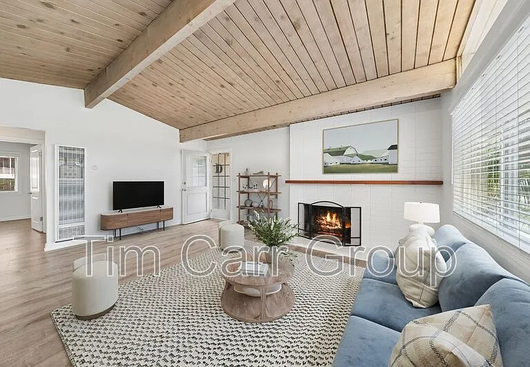2545 Elden Ave — Photo 1