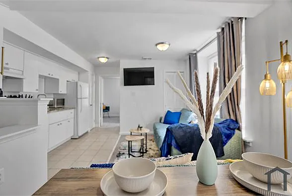 468 E Walnut Ln #3 — Photo 7