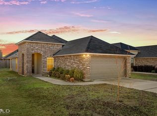 4035 False River Dr, Bossier City, LA 71111