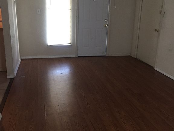 2nd image of 2843 Catalina Dr