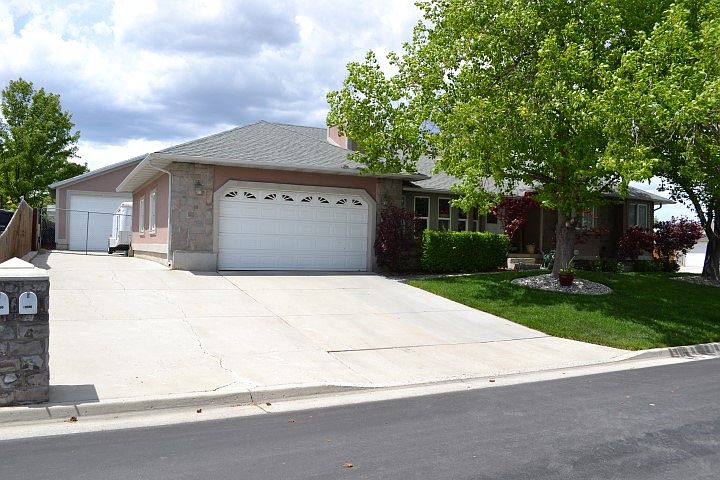 1st image of 10046 S Aberdeen Cir