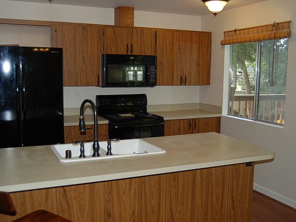5th image of 9613 157th St E