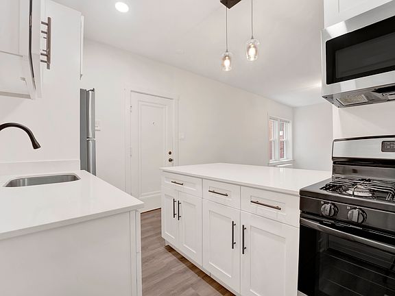 4th image of 6403 N Wayne Ave APT 3D